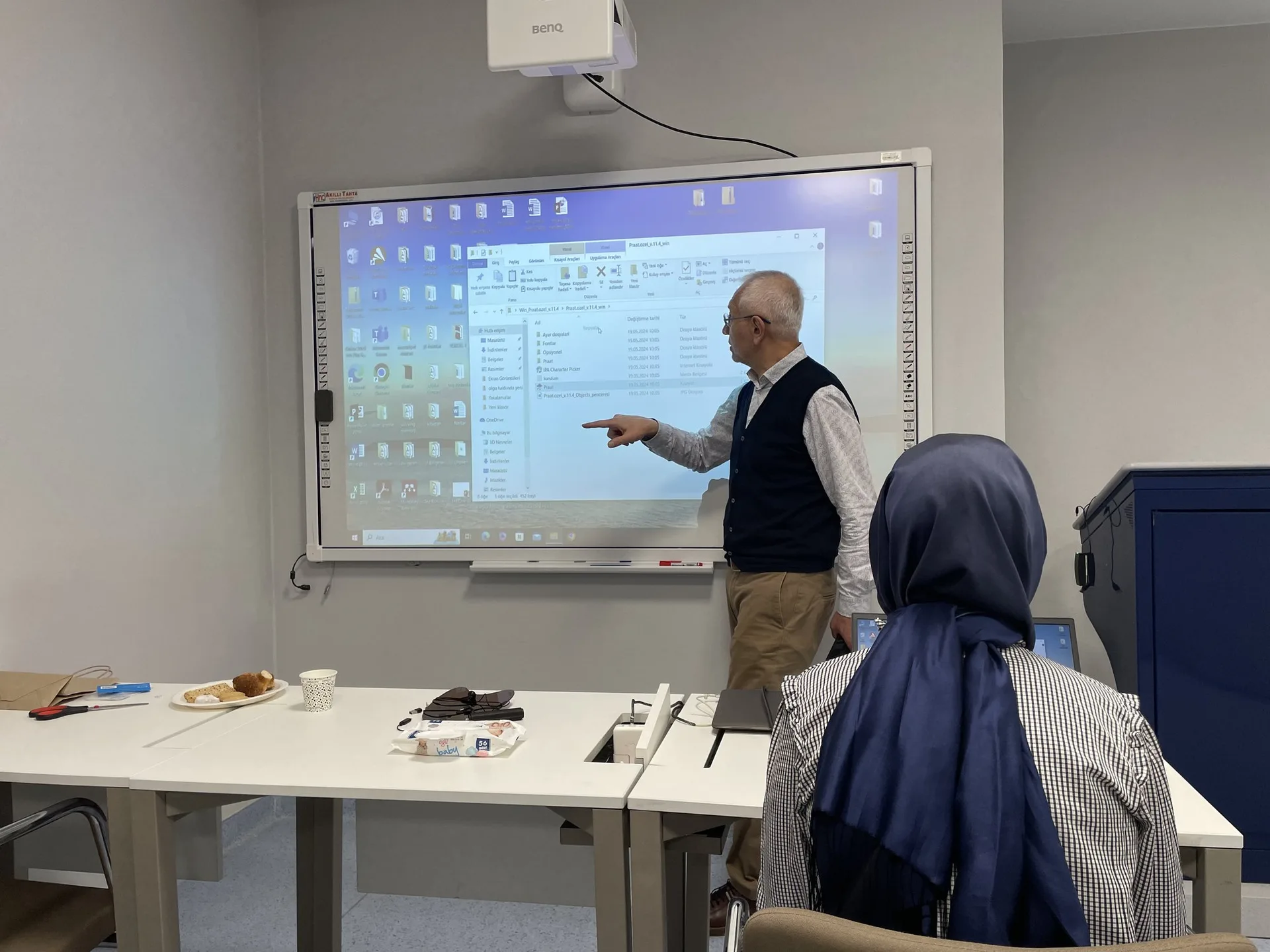 İstanbul Medipol Üniversitesi’nde Yüksek Lisans Öğrencilerine Yönelik Praat Eğitimi etkinlik fotoğrafı 3