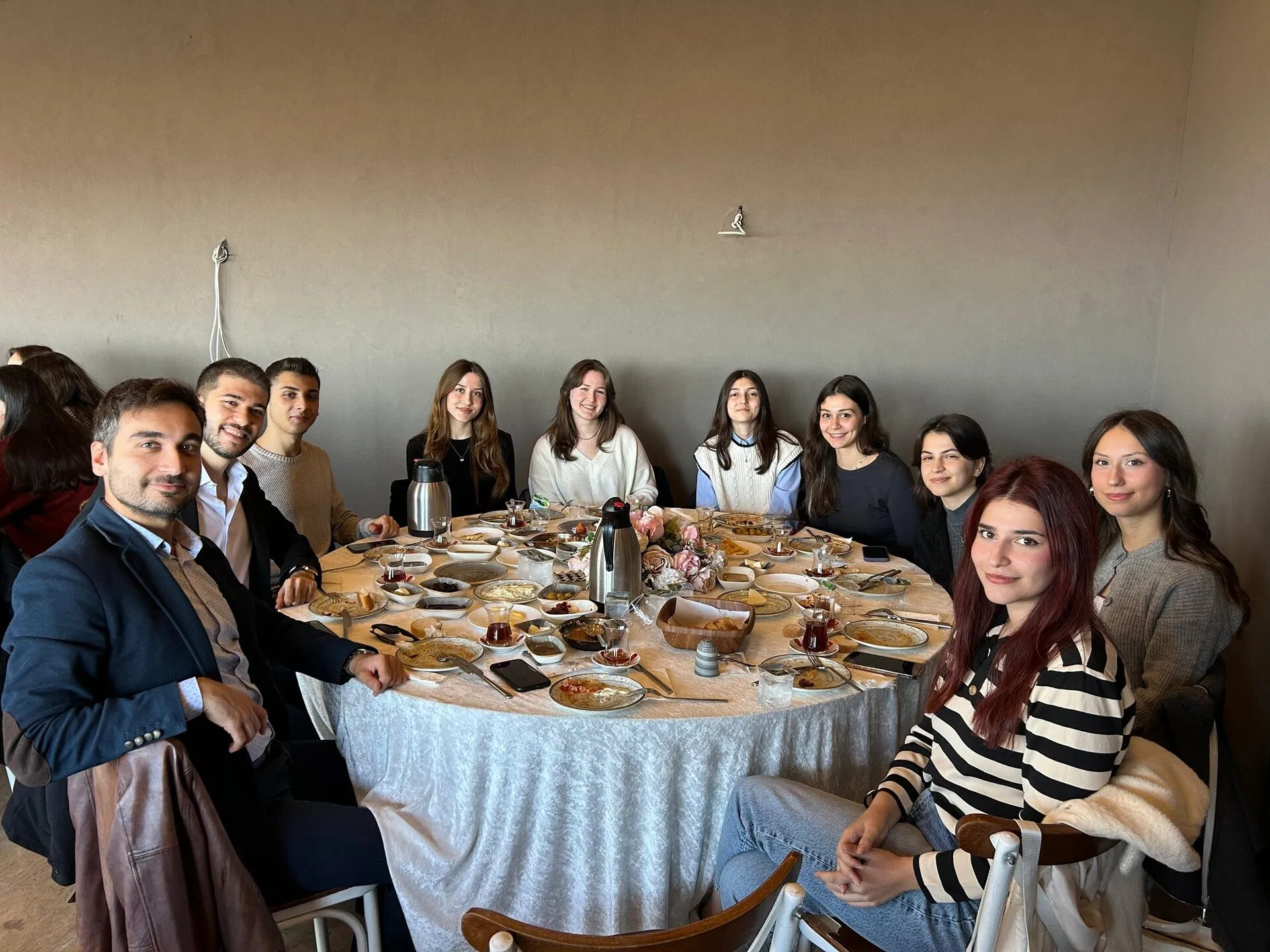 Odyoloji Bölümü’nde Sıcak Bir Karşılama: Tanışma Kahvaltısı ile Yeni Döneme Merhaba etkinlik fotoğrafı 5